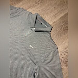Nike Tiger Woods Golf Polo Men XL Gray Striped Dri-FIT Performance Shirt